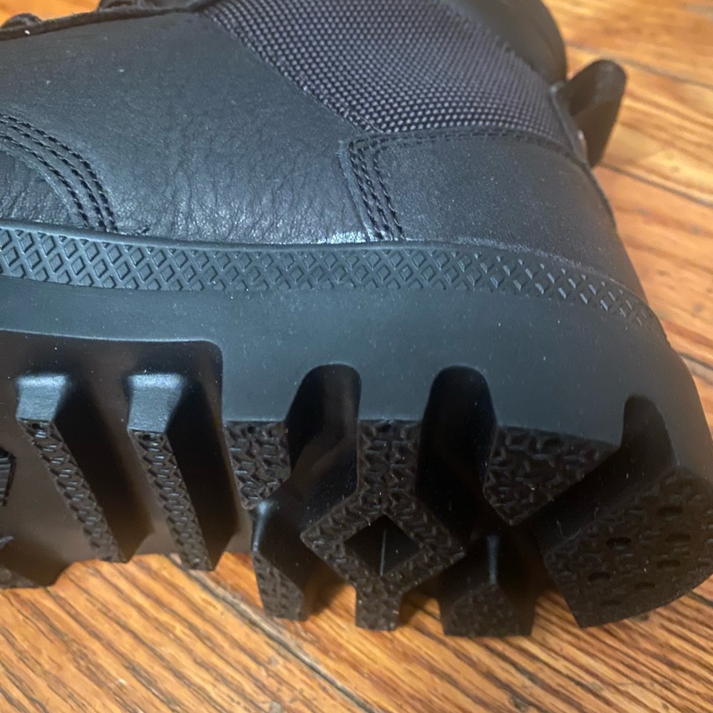 Palladium boots weatherproof